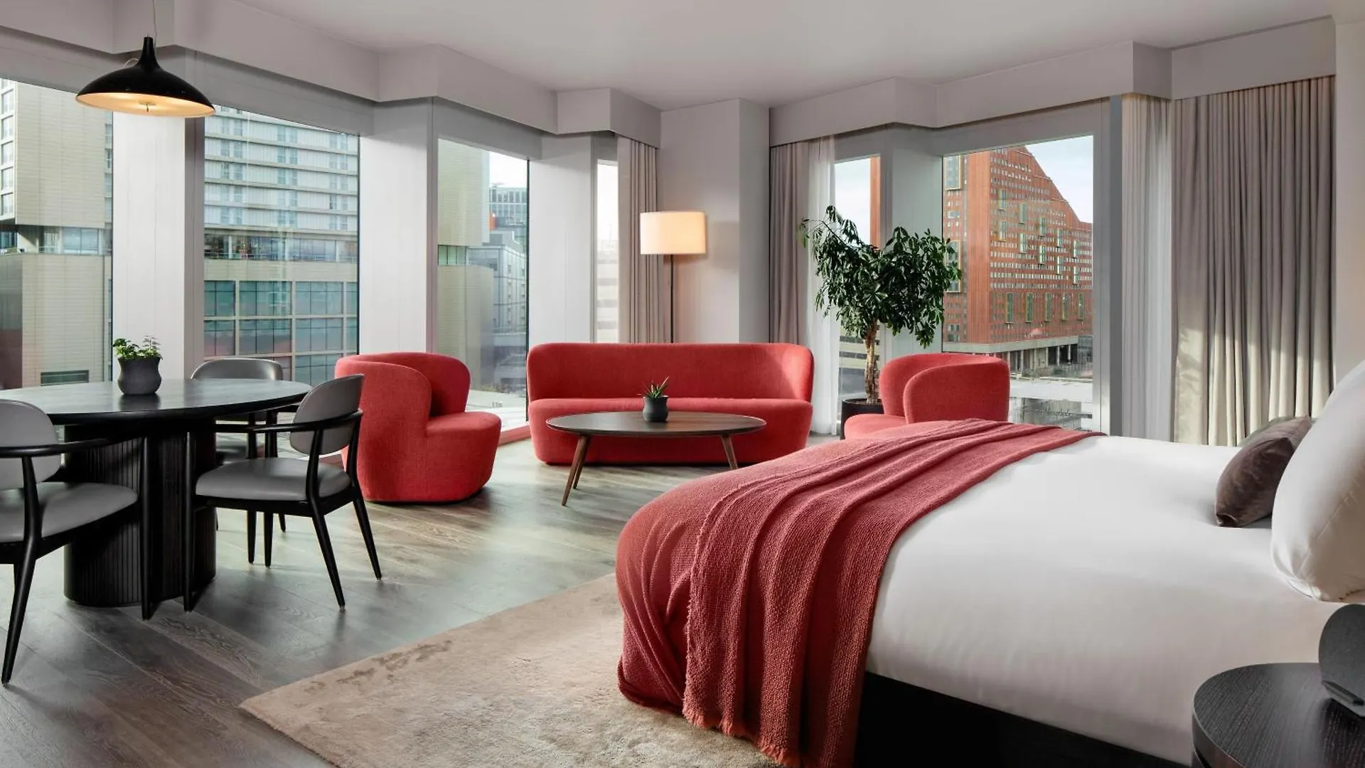 The Stratford, Autograph Collection Hotell London 5*,