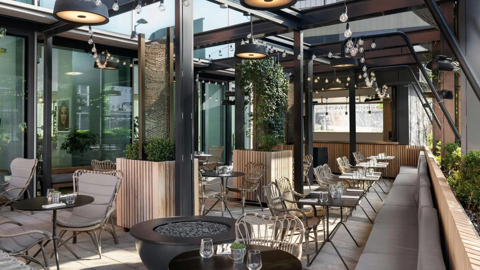 The Stratford, Autograph Collection Hotell London