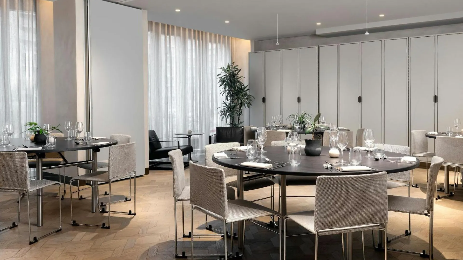 The Stratford, Autograph Collection Hotell London