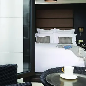 Отель The Westbridge Stratford